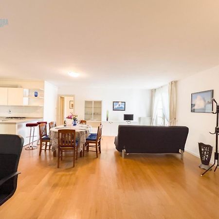 Апартаменти Cattedrale 5 Tirabora Short Rent Трієст Екстер'єр фото