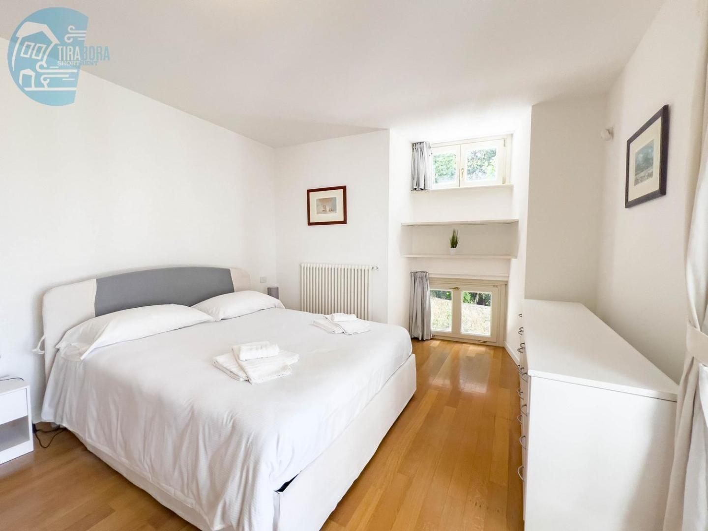 Апартаменти Cattedrale 5 Tirabora Short Rent Трієст Екстер'єр фото