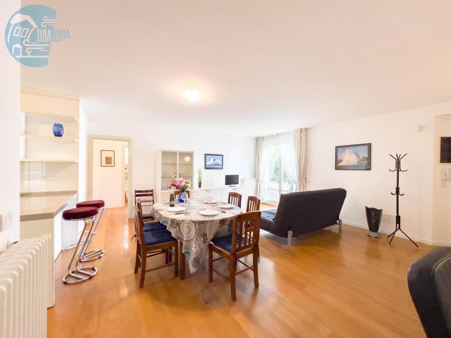 Апартаменти Cattedrale 5 Tirabora Short Rent Трієст Екстер'єр фото
