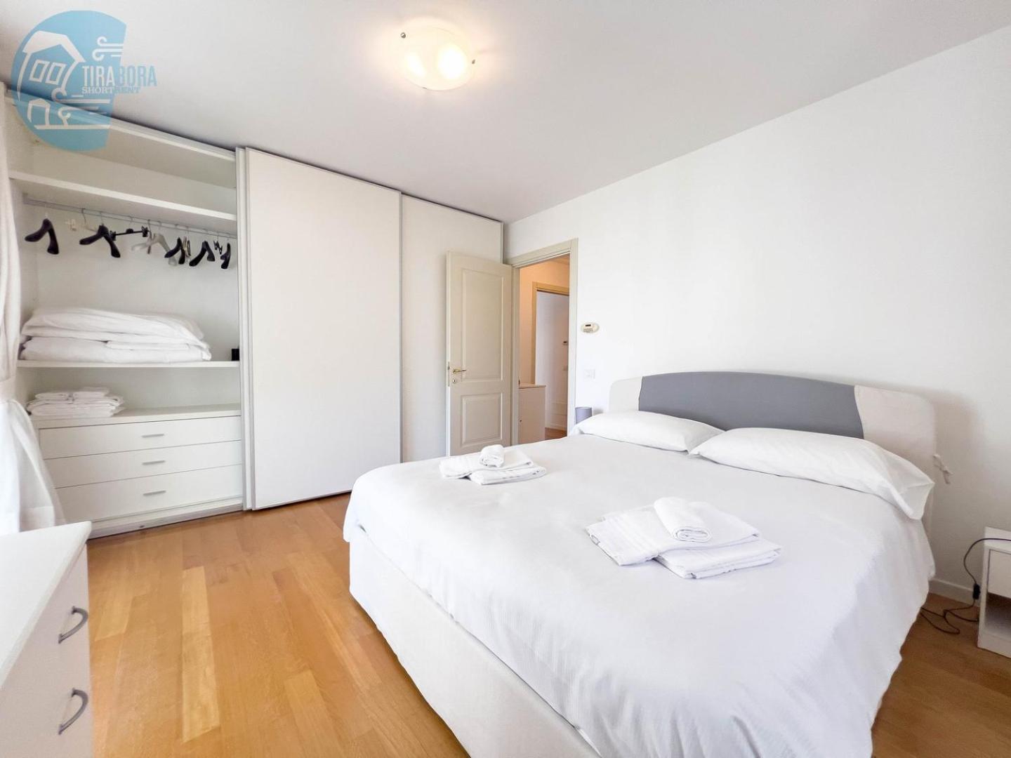 Апартаменти Cattedrale 5 Tirabora Short Rent Трієст Екстер'єр фото