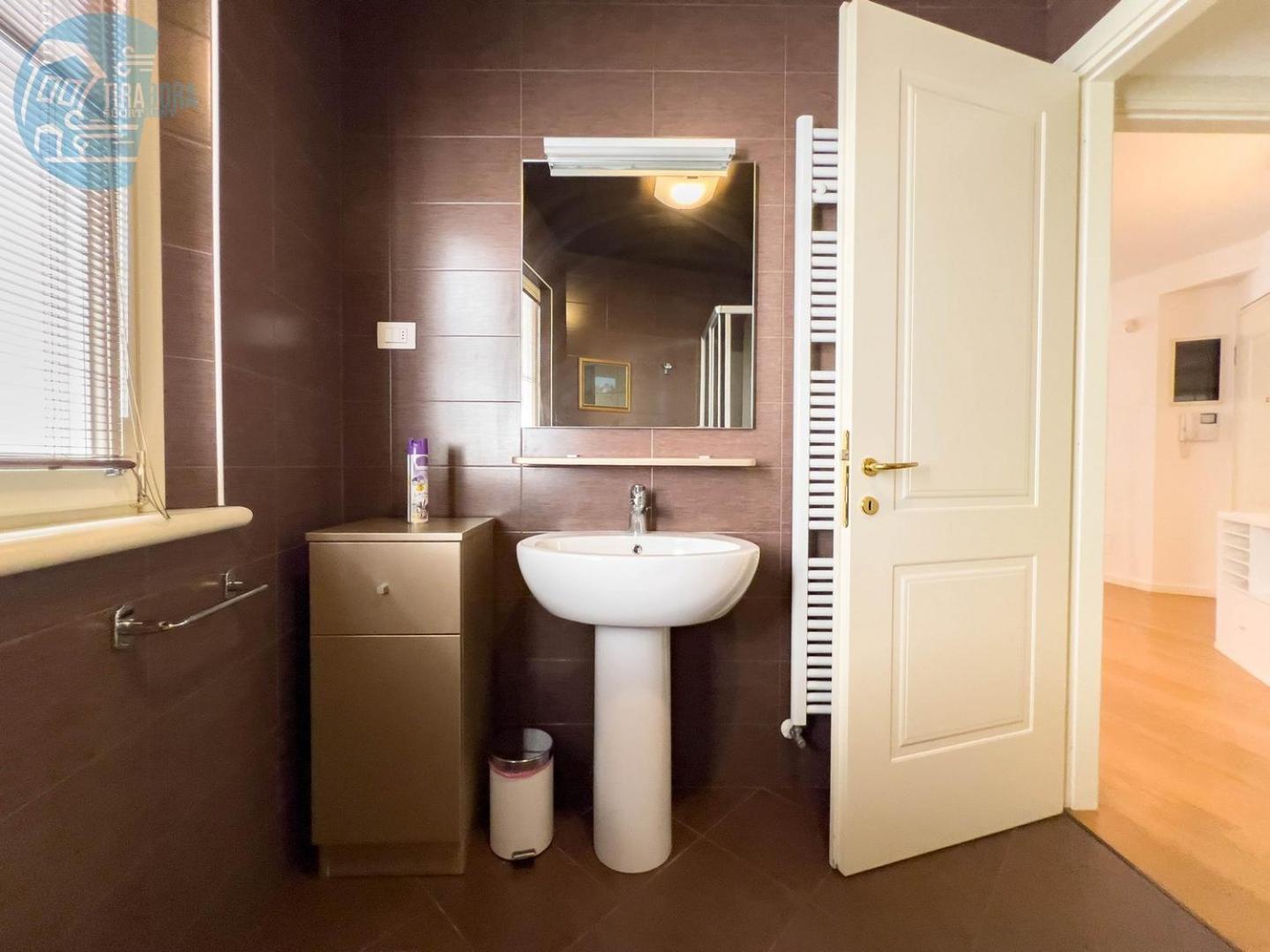 Апартаменти Cattedrale 5 Tirabora Short Rent Трієст Екстер'єр фото