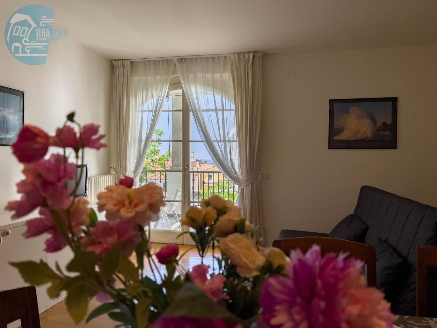 Апартаменти Cattedrale 5 Tirabora Short Rent Трієст Екстер'єр фото