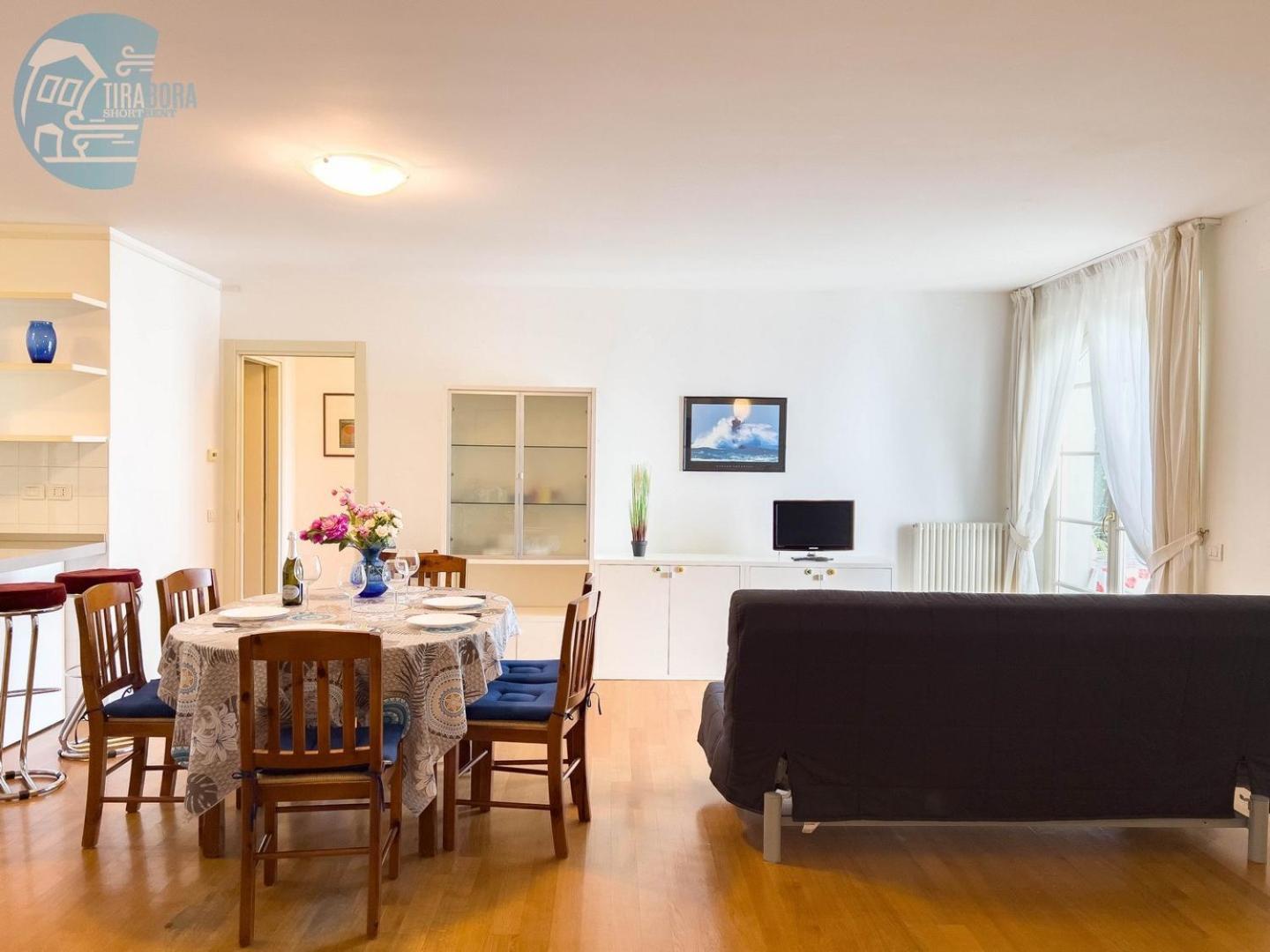 Апартаменти Cattedrale 5 Tirabora Short Rent Трієст Екстер'єр фото