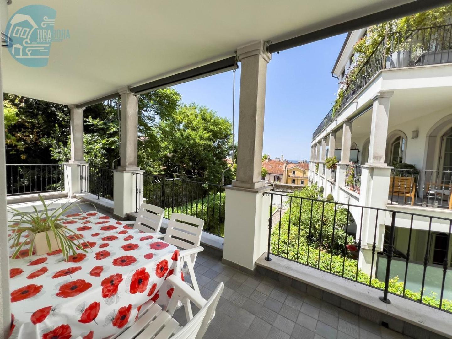 Апартаменти Cattedrale 5 Tirabora Short Rent Трієст Екстер'єр фото