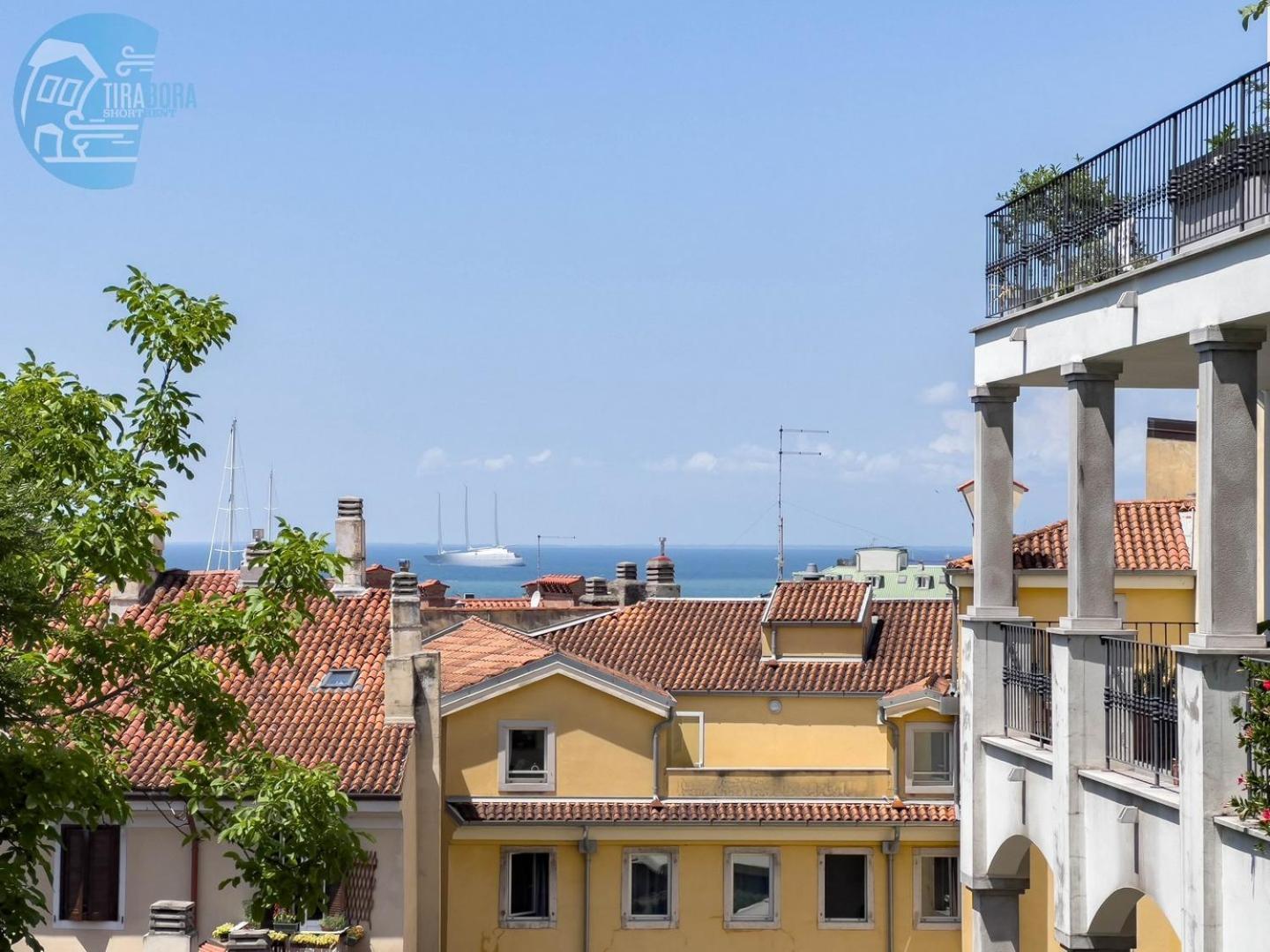 Апартаменти Cattedrale 5 Tirabora Short Rent Трієст Екстер'єр фото