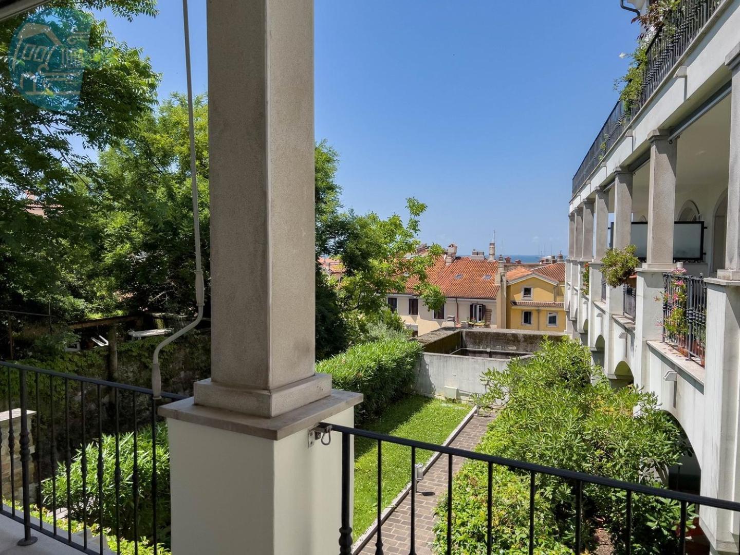Апартаменти Cattedrale 5 Tirabora Short Rent Трієст Екстер'єр фото